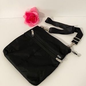 eBags crossbody bag - lots of compartments